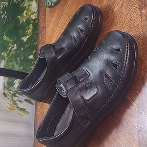 SAS Roamer Womens 8.5 Wide black leather moccasin toe cushioned comfy shoes
